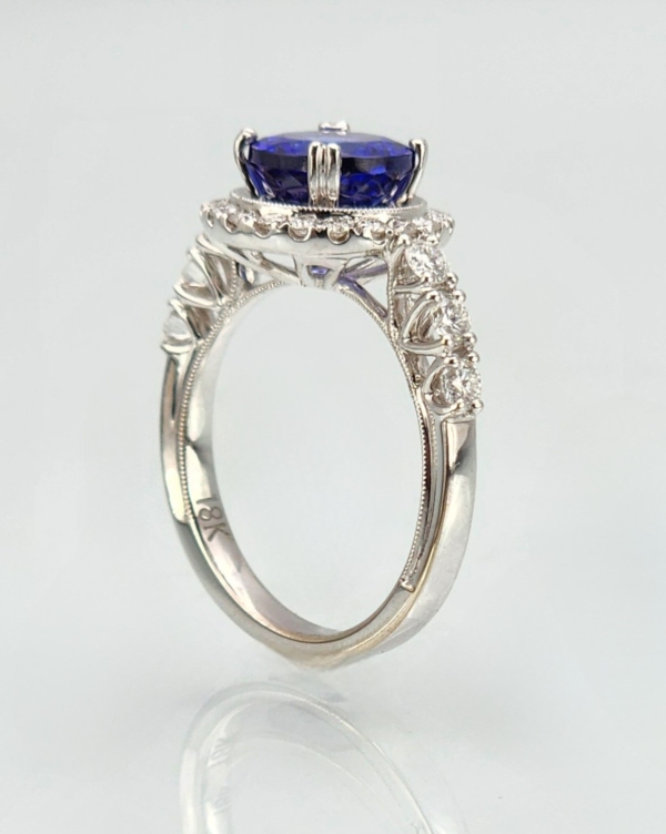 Tanzanite ring in gold with diamonds